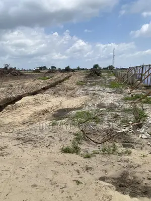 Land Facing The Express Along La Campaign Tropicana