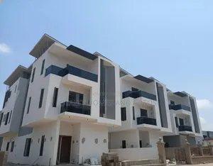5bdrm Duplex in Ikeja for sale