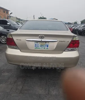 Toyota Camry 2006 Gold
