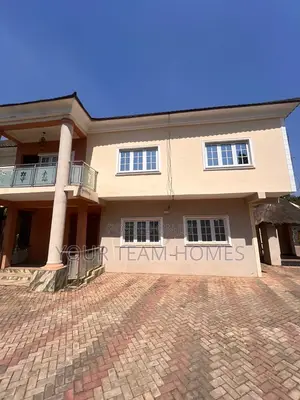 5bdrm Duplex in Apo Legislative for rent