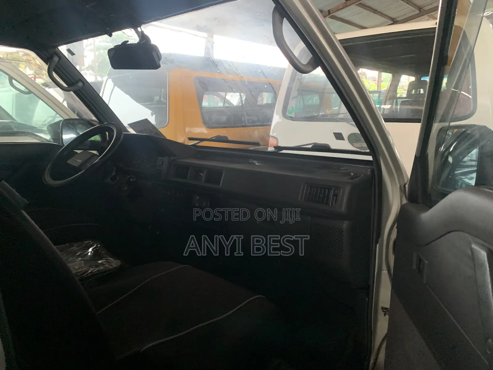 Mitsubishi L300 2002 Silver