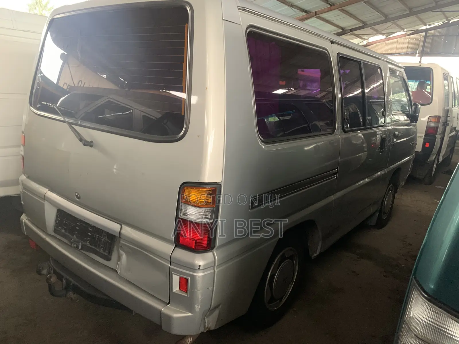 Mitsubishi L300 2002 Silver