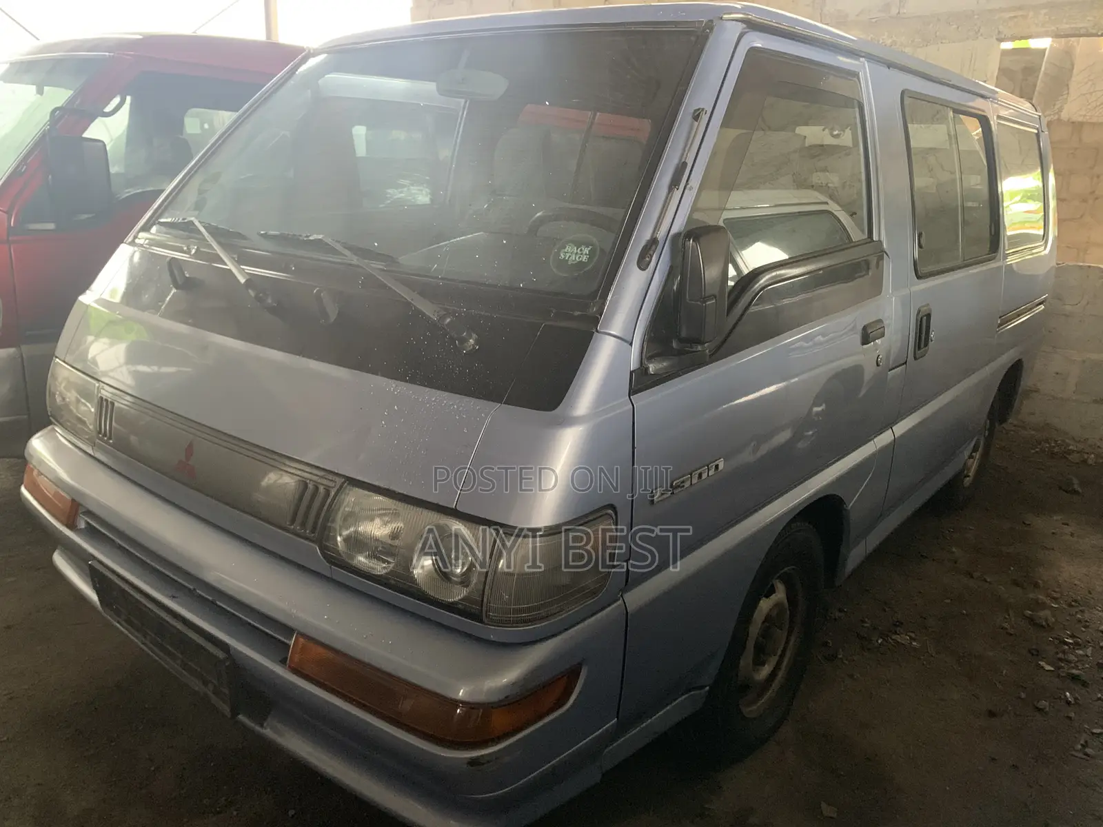 Mitsubishi L300 2002 Silver