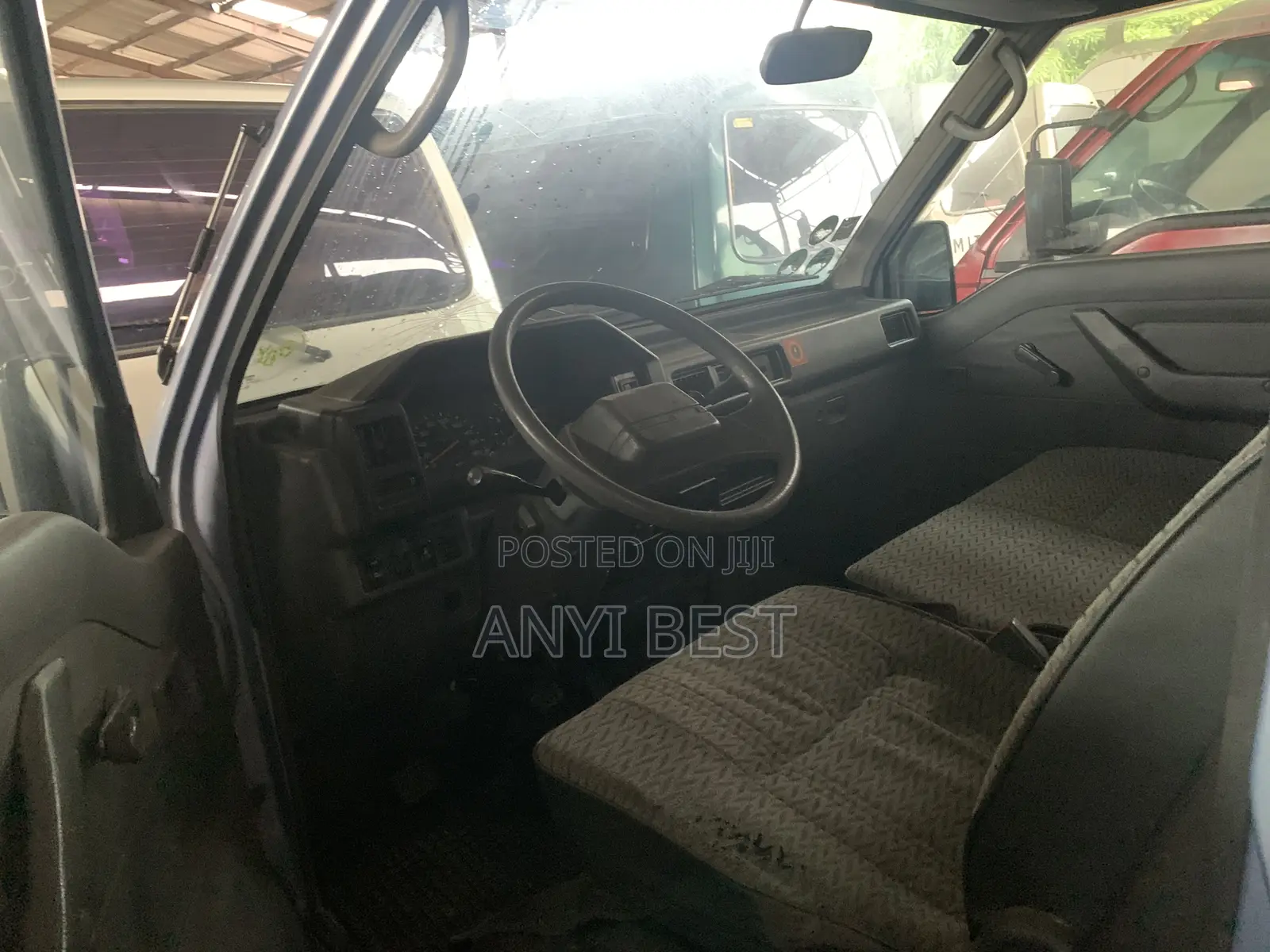 Mitsubishi L300 2002 Silver