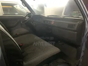 Mitsubishi L300 2002 Silver
