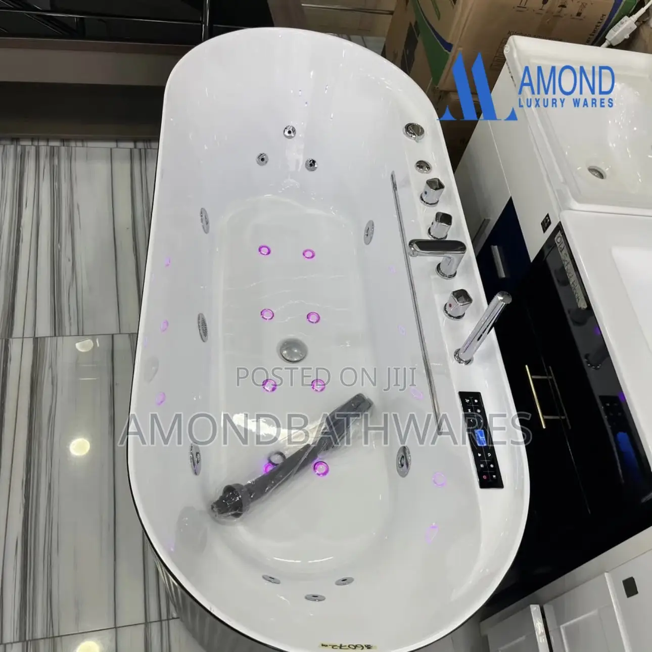 Single Jacuzzi