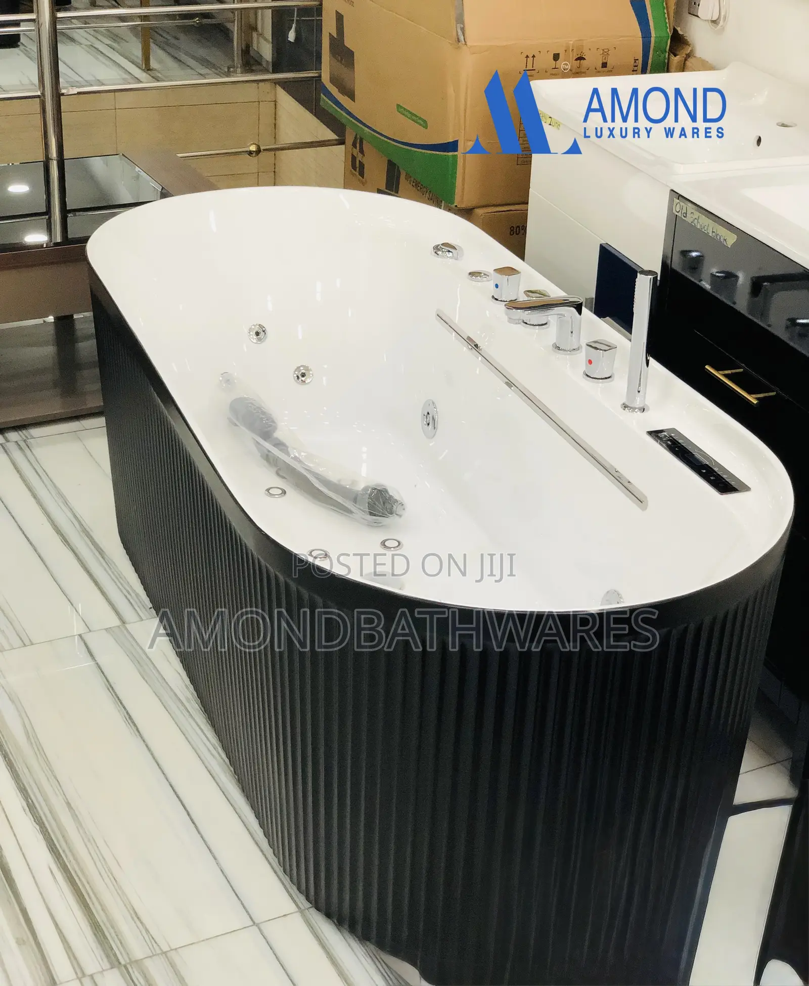 Single Jacuzzi