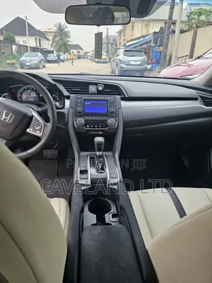 Honda Civic 2018 Off white