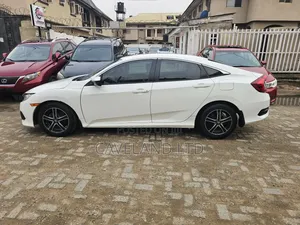 Honda Civic 2018 Off white