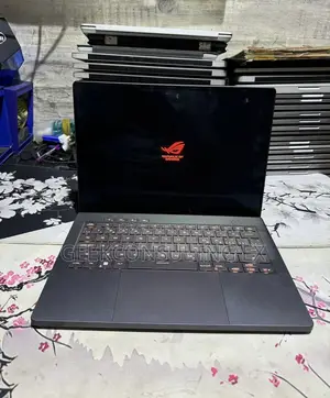 Laptop Asus ROG Zephyrus G14 16GB AMD Ryzen 7 SSD 1T