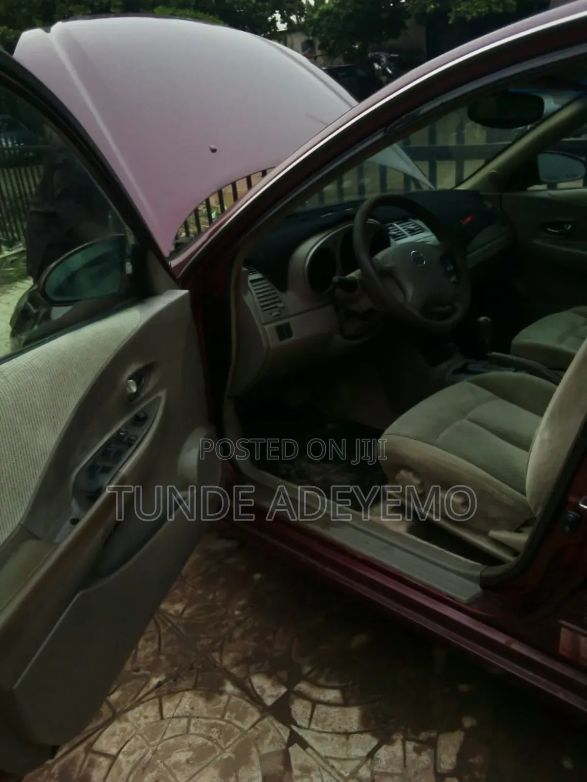 Nissan Altima 2005 Red