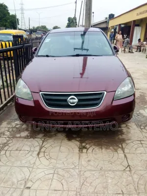 Nissan Altima 2005 Red