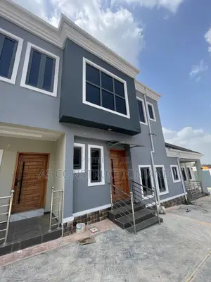 3bdrm Block of Flats in Akala Akobo for rent