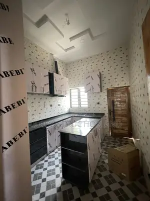 3bdrm Block of Flats in Akala Akobo for rent
