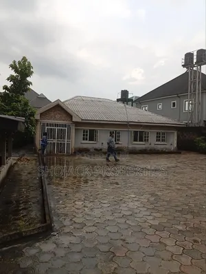 7bdrm Bungalow in Odebe Street, Rumueprikom for sale