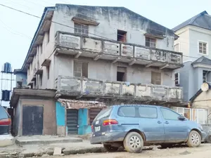 20bdrm Apartment in Mushin for sale
