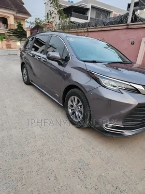 Toyota Sienna Limited 2022 Brown
