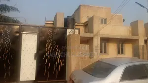 4bdrm Duplex in Oshimili North for sale