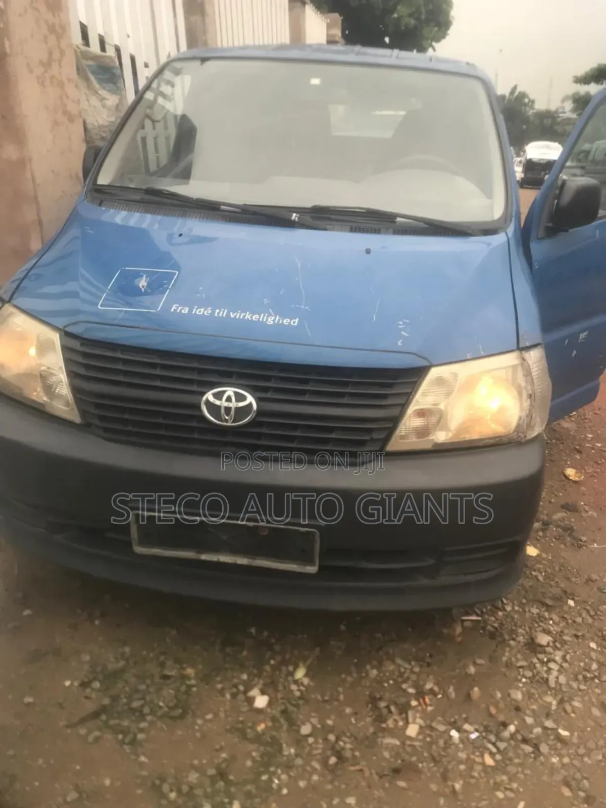 Car 2004 Blue
