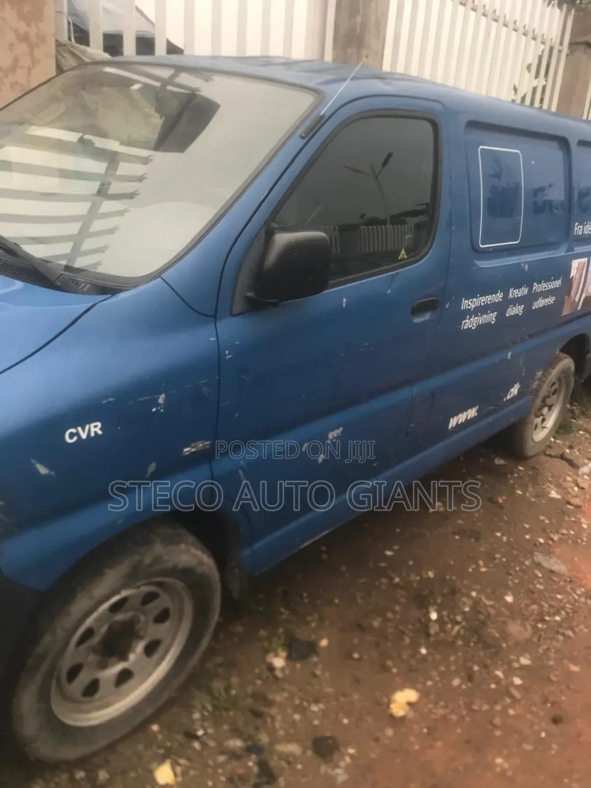Car 2004 Blue