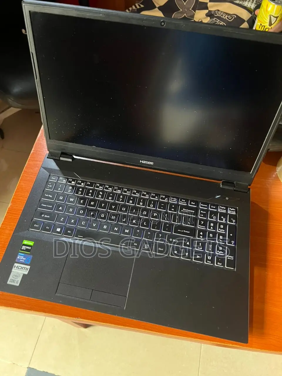 Laptop Hasee W156 4GB Intel Core i5 SSD 512GB