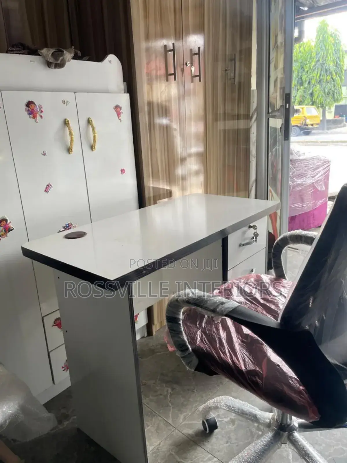 Affordable 3ft by 29inches Office Table