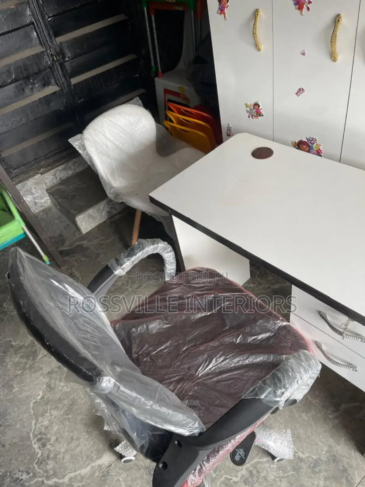 Affordable 3ft by 29inches Office Table