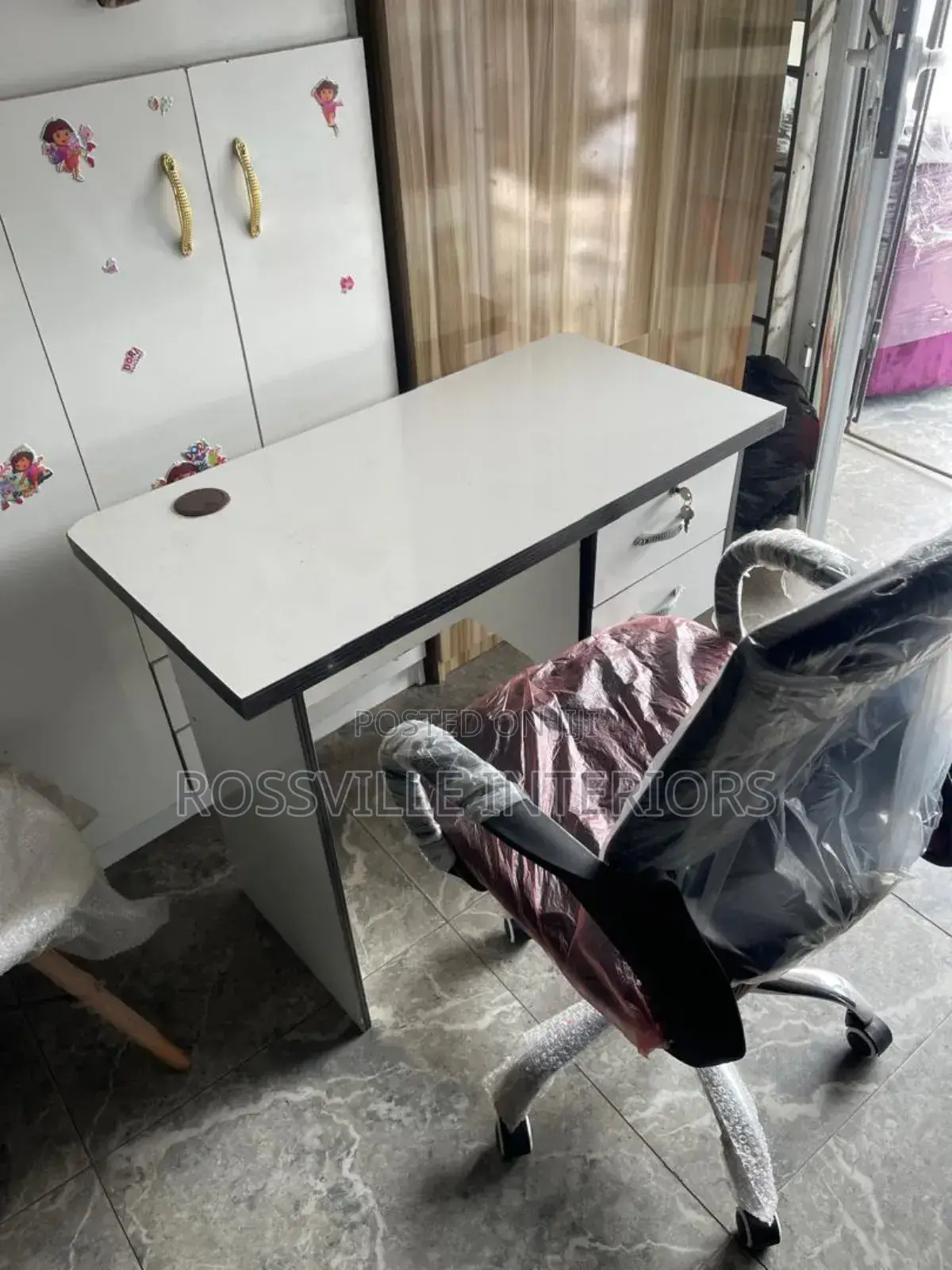 Affordable 3ft by 29inches Office Table