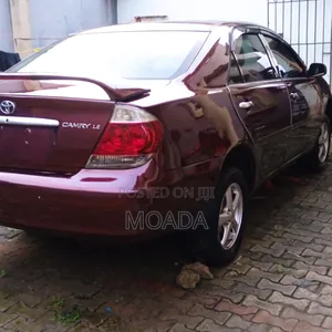 Toyota Camry LE 4dr Sedan (2.4L 4cyl 5A) 2005 Red