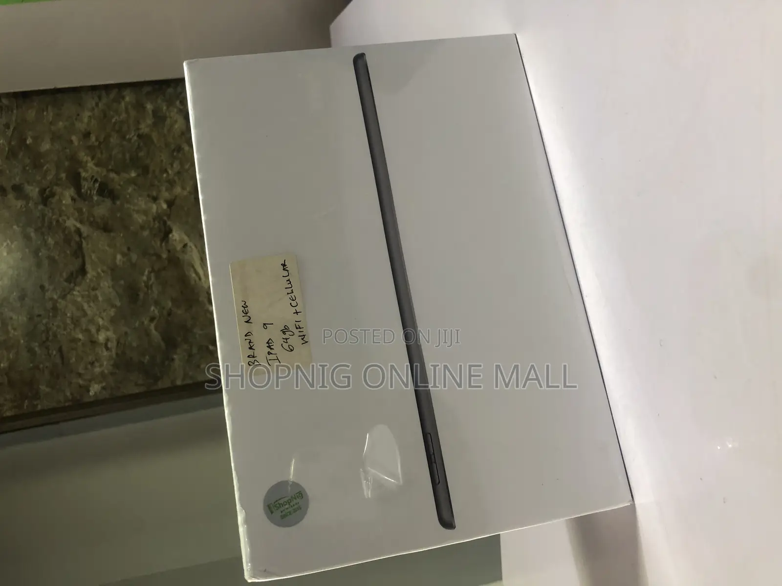 New Apple iPad Wi-Fi +3G 64 GB