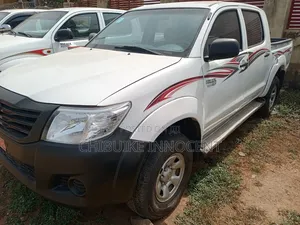 Toyota Hilux 2.5 D-4D SRX 2012 White