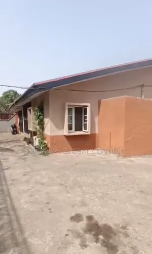 3bdrm Bungalow in Wuse Zone for sale