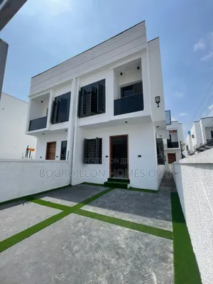 3bdrm Duplex in Ikota for sale