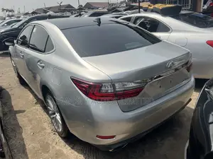 Lexus ES 2017 Silver