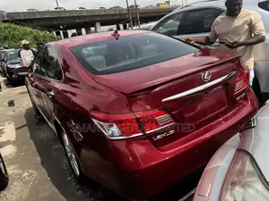 Lexus ES 2012 Red