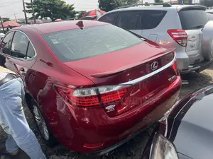 Lexus ES 2017 Red