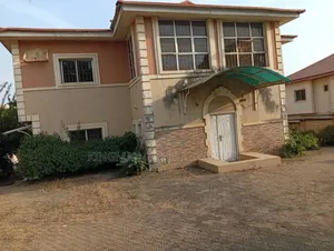 4bdrm House in Gaduwa Abuja for sale