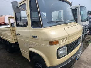 Mercedes-Benz T1/TN 2005 Beige