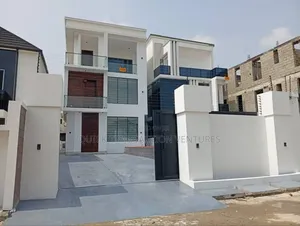 4bdrm Duplex in Chevron for sale