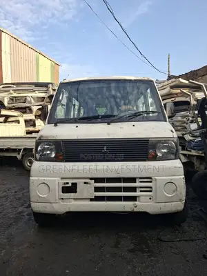Mitsubishi L300 2008 White