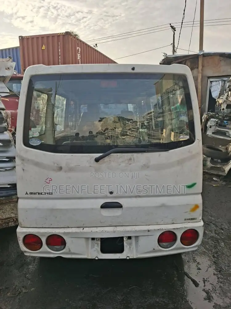Mitsubishi L300 2008 White