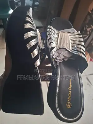 Elegant Women Wedge Slippers