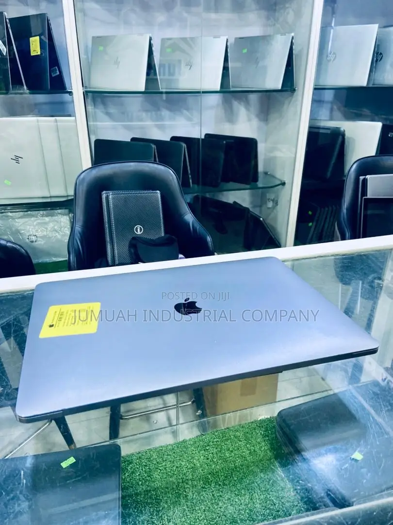 Laptop Apple MacBook Pro 2019 32GB Intel Core I9 SSD 512GB