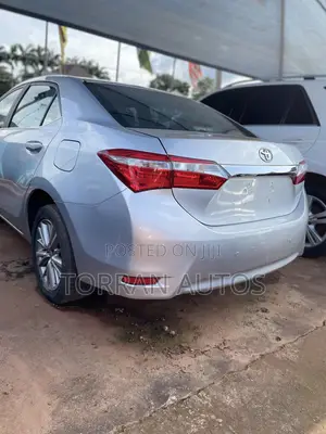 Toyota Avalon Limited Sedan FWD (3.5L 6cyl 6A) 2013 White