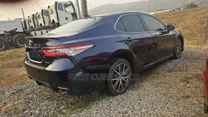 Toyota Camry XLE 2021 Blue