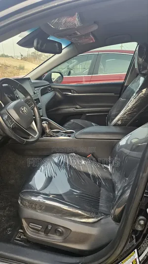 Toyota Camry XLE 2021 Blue