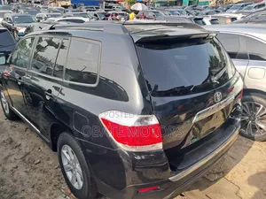 Toyota Highlander Limited 3.5l 4WD 2013 Black