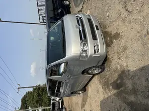 Toyota HiAce 2013 Silver