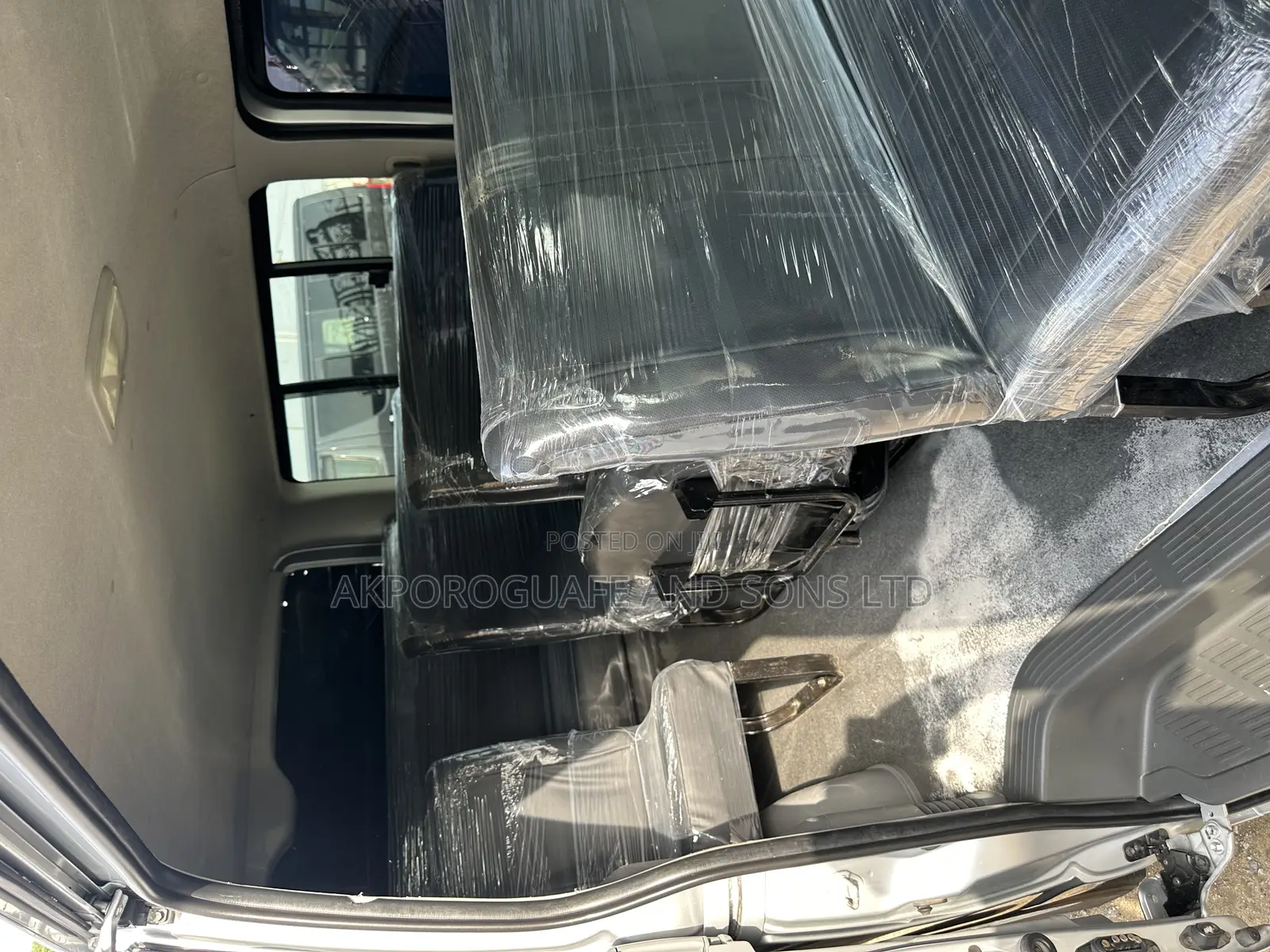 Toyota HiAce 2013 Silver