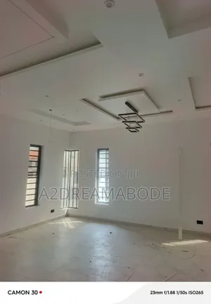 5bdrm Duplex in Magodo Phase 1 for rent